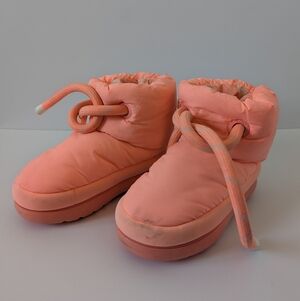 UGG Women's Classic Clear Mini II Neon Boot, Coral - Size US 5